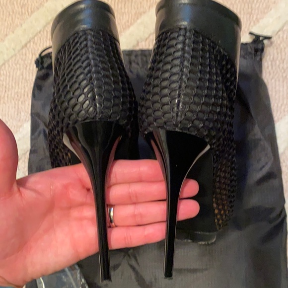 L.A.M.B Black heals - Picture 2 of 8